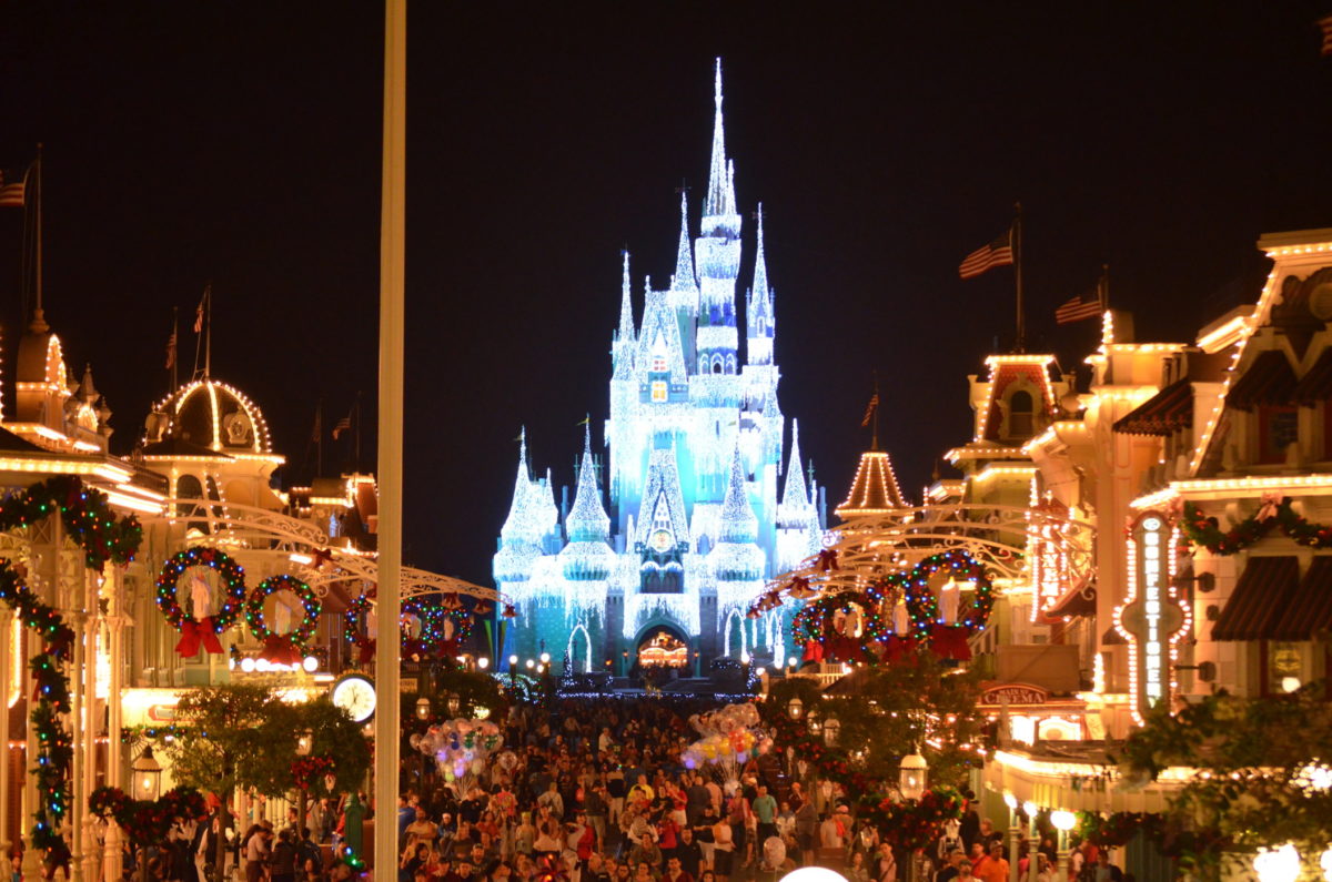 How to do Disney Orlando Christmas Like a Luxury Insider - Dandelion ...